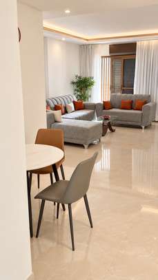 À LOUER Zone B – GRAND F2 MEUBLÉ DE 90 m² – MINIMUM 3 MOIS image 6
