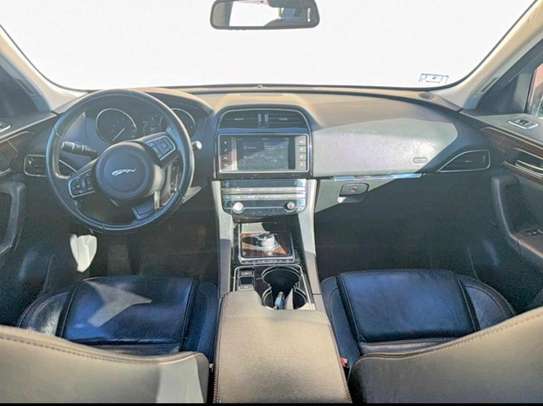 Jaguar F-Pace 2017 image 3