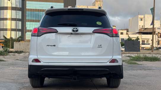 TOYOTA RAV4 2017 image 13