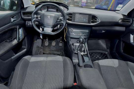 Peugeot   308 t9 2017 image 8