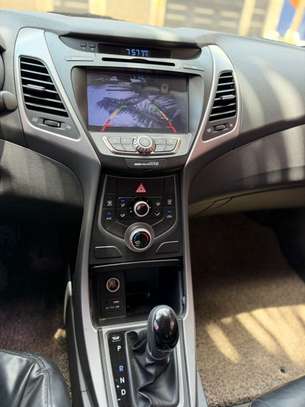 Hyundai Elantra avante image 4
