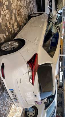 Yoyota auris 2018 image 3