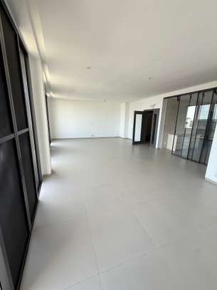 Magnifique Appartement F4 neuf de standing aux Almadies image 3
