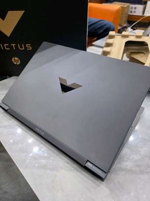 Gamer HP victus image 2