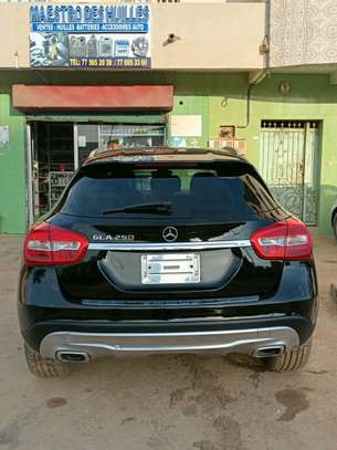 Mercedes-Benz image 4