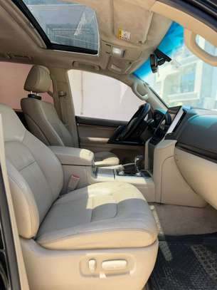 Toyota Land Cruiser V8 - Année *2021* - image 13