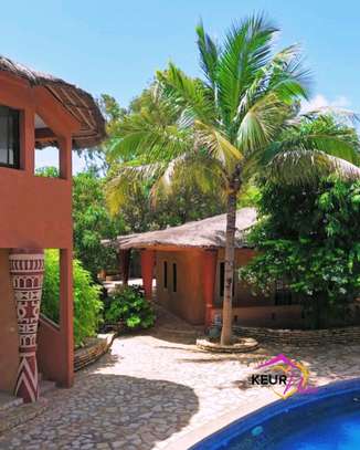 Domaine afro contemporain à vendre à Saly image 8
