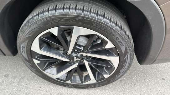 Mitsubishi Outlander image 6