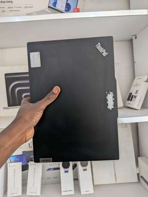 Lenovo E14) Gen 5 ) i5 13e generation ) 16g de ram ) 256 SSD image 4