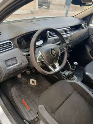 Renault duster 2018 image 9