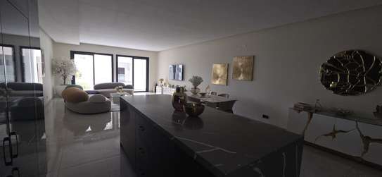 Appartement haut standing à vendre à Ouakam image 5