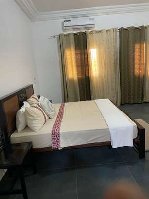 NGAPAROU VILLA LUXUEUSE  CHAMBRE MEUBLE ACCES PISCINE image 11