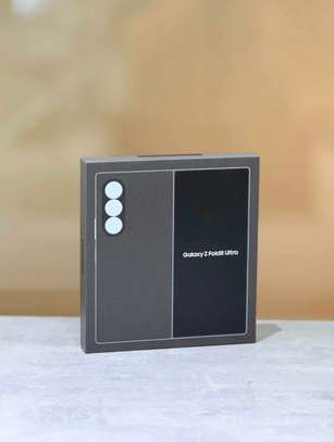 Samsung Galaxy Z Fold 8 Ultra image 2