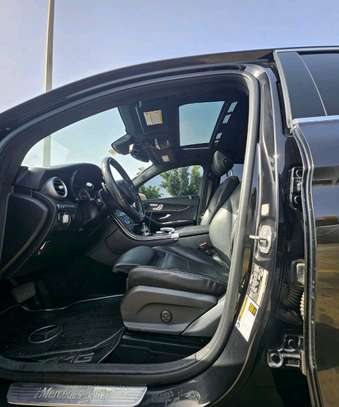 Mercedes-benz glc-300 image 3