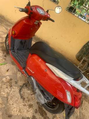 MOTO image 2