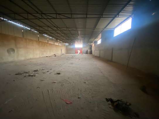 Hangar de 600m2  à Kounoune image 2