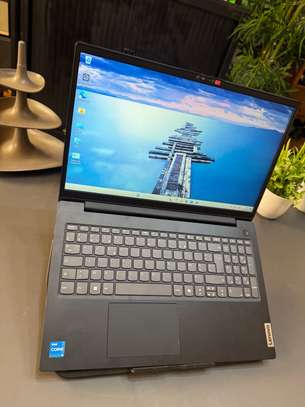 Lenovo 13th gen / ssd 256gb / 8gb ram ddr5 ordinateur image 4