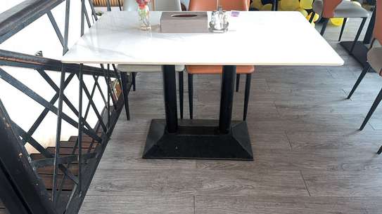 Lot de tables et chaises image 7