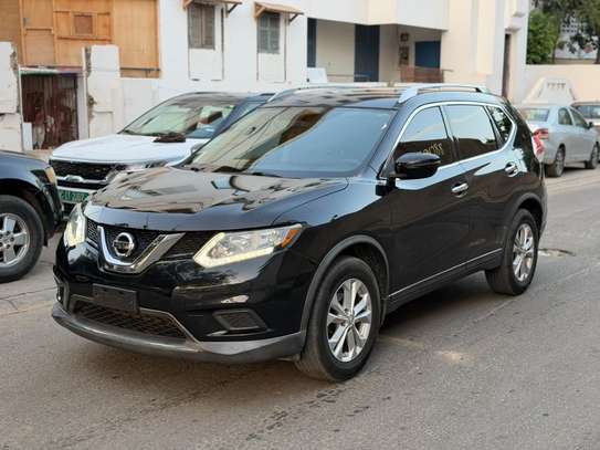 Nissan SUV 2016 image 4