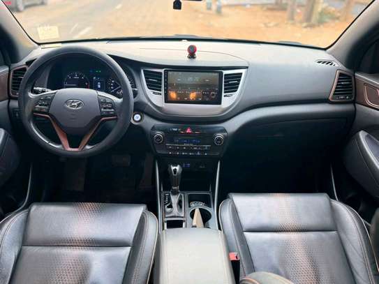 HYUNDAI TUCSON image 9