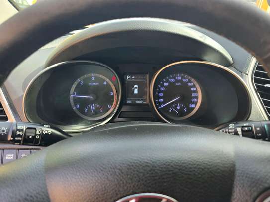 Hyundai Santa Fe 4WD image 11