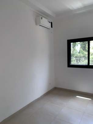 Appartement F4 piscine sport accueil parking privé Mermoz image 15