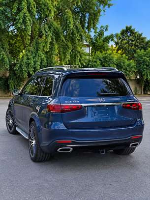 Mercedes-Benz GLS AMG 450 4MATIC 2025 image 4
