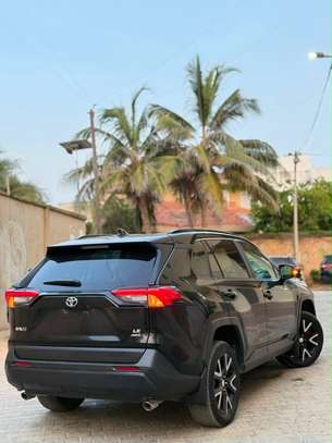 TOYOTA RAV4 LE  Année : 2019 image 6