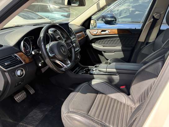 Mercedes GLE 400 2016 SUV blanc spacieux performant image 8