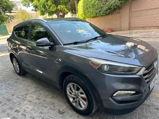 Hyundai Tucson image 4