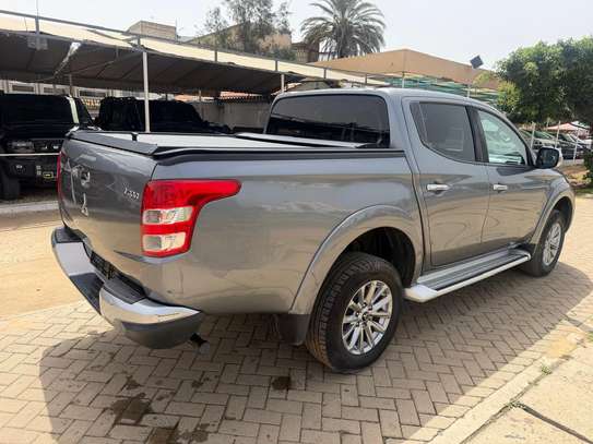 MITSUBISHI L200 2017 image 4