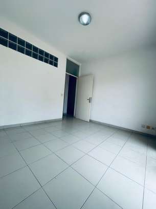 Studio spacieux à la Cité Kayraba image 5