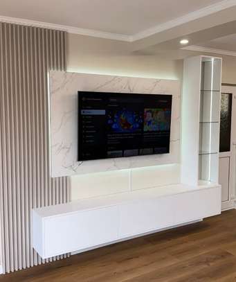 Vitrine design LED portes coulissantes verre image 2