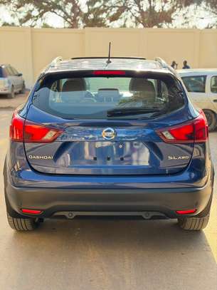Nissan Qashqai SUV compact bleu faible kilométrage image 6