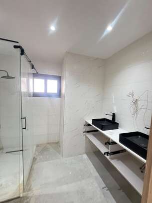 Superbe appartement de type F4 à louer image 4