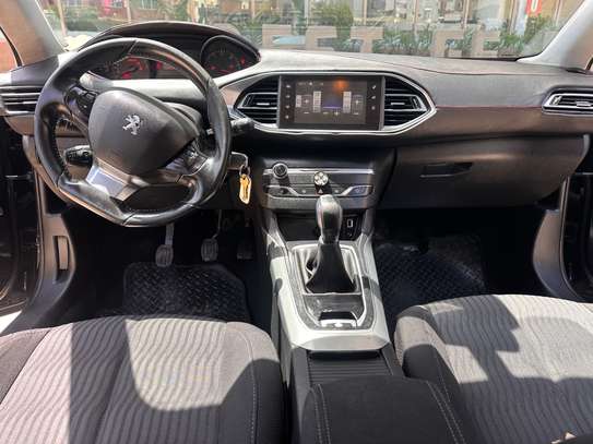 PEUGEOT 308 année 2016 image 3