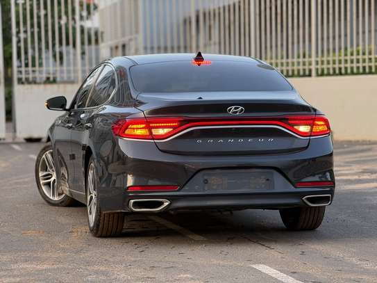 Hyundai grandeur 2018 image 5