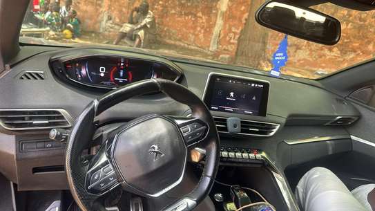 Peugeot 5008  sous douane image 2