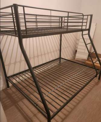 Lit en fer forgé 3 places + Matelas orthopédique inclus image 2