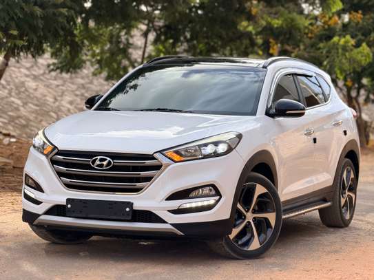 HYUNDAI TUCSON image 5