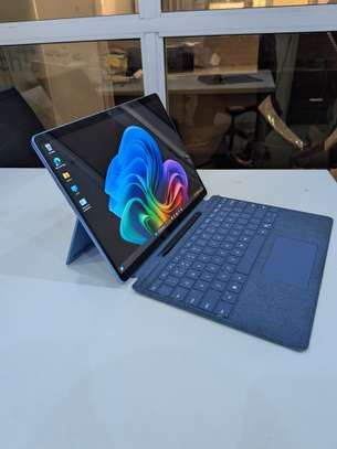 Surface pro 10 Snapdragon 16 512 graphique  128 MB image 4