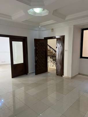 Appartement F4 à louer à Ouakam image 9