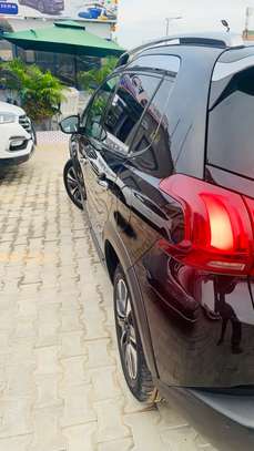 Peugeot 2008 image 2