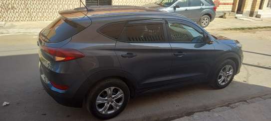HYUNDAI TUCSON EXCELLENT LOCATION image 4