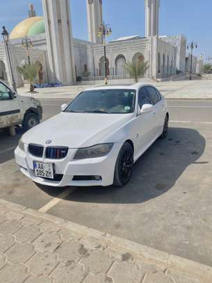 BMW 328i image 2