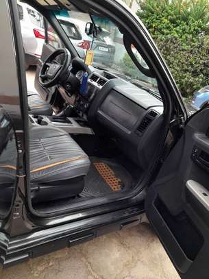 Ford Escape image 8
