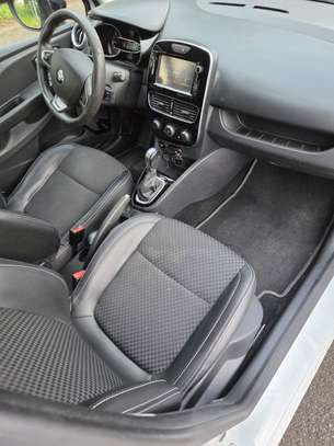 Renault Clio Berline Blanche Toit Ouvrant Jantes Alliage image 4