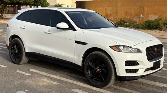 Jaguar F-pace image 2