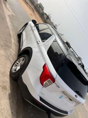 Ford explorer xlt image 10