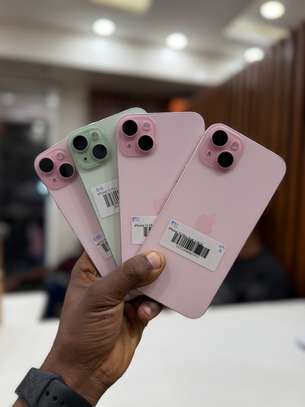 iPhone 13 rose double caméra neuf prêt à l'emploi image 2